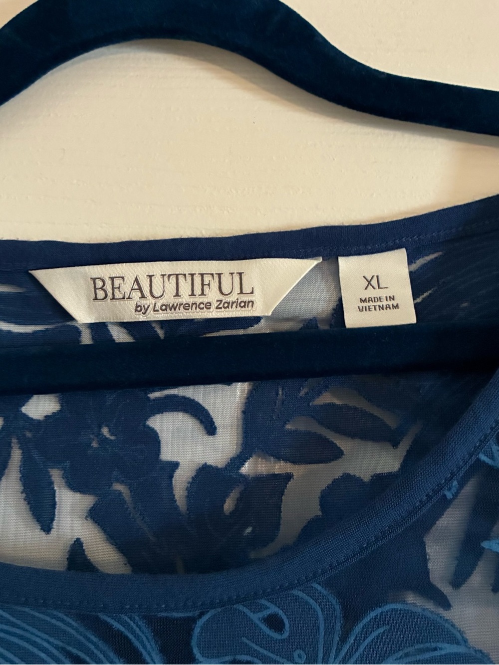 Beautiful by Lawrence Zarian Blouse - Picture 3 of 4